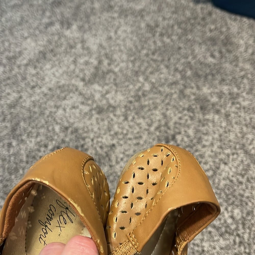 Brown flats - Picture 9 of 9